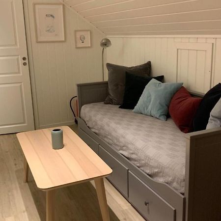 Bright And Cozy Apartment 1.5Km From City Centre Aurland Eksteriør billede