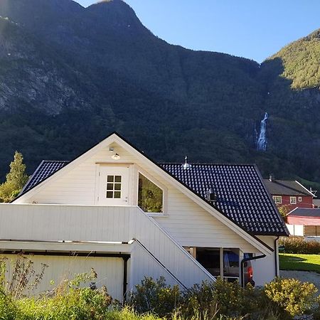 Bright And Cozy Apartment 1.5Km From City Centre Aurland Eksteriør billede