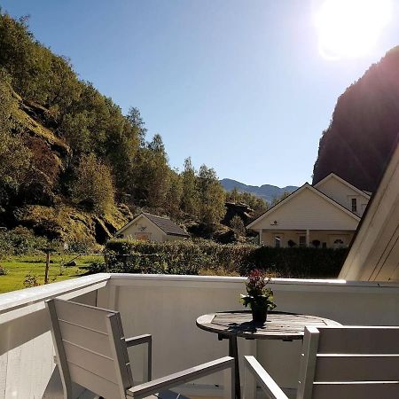 Bright And Cozy Apartment 1.5Km From City Centre Aurland Eksteriør billede